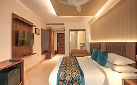 Hotel The Infinity Near Delhi Airport